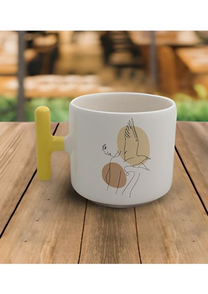 Şık Beyaz Latte Fincanı 200 Ml, Minimal Çizgili, Kadın Tasarımı, Sarı Kulplu