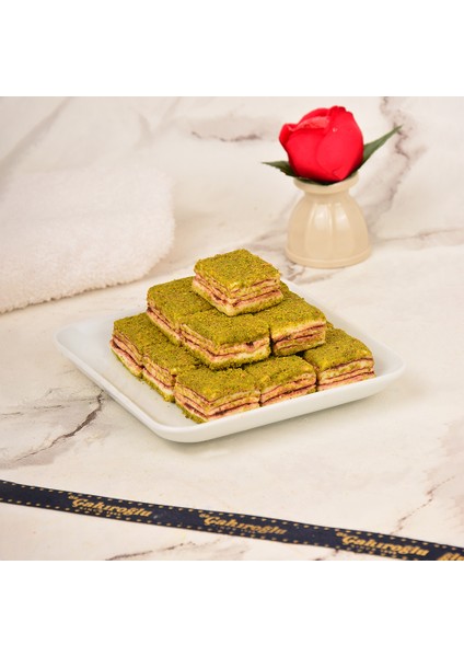 Toz Fıstıklı & Çikolatalı Katmer Lokum 500 gr - Fıstık ve Çikolatanın Büyülü Birleşimi