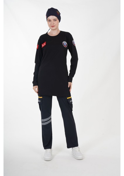 Siyah Sıfır Yaka Penye Tesettür Tunik, Şık ve Rahat Giyim Seçeneği.