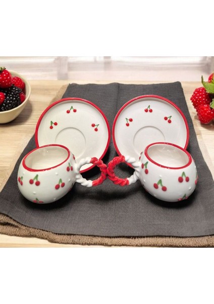 Kırmızı Kiraz Desenli Kabartmalı El Işlemeli 4'lü Fincan Takımı