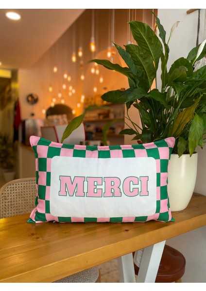 Merci Yazılı Çift Taraflı Dekoratif Yeşil Pembe Kareli Süet Kırlent Kılıfı - Merci Yazılı Kareli Kırlent Kılıfı - 30X50CM