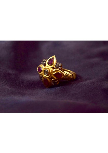 Yakut ve Elmas Gümüş Yüzük indirimleri