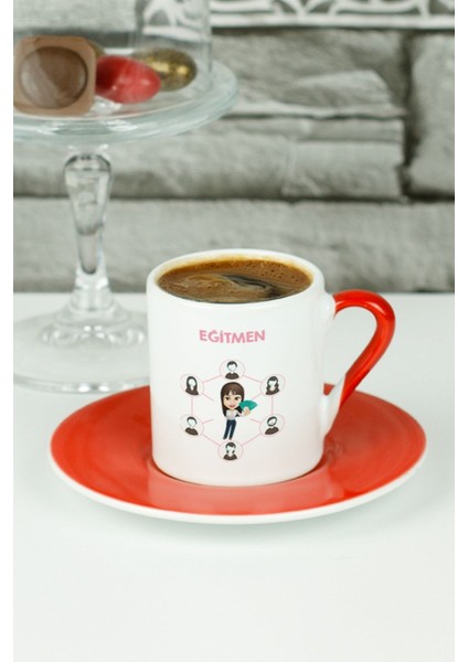 Kırmızı Türk Kahvesi Fincanı, Şık ve Zarif Tasarım, Keyifli Kahve Deneyimi Için Ideal