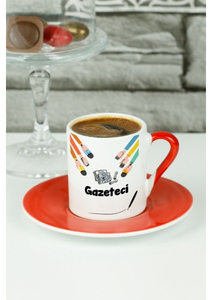 Kırmızı Gazeteci Türk Kahvesi Fincanı, Şık ve Kullanışlı Tasarım
