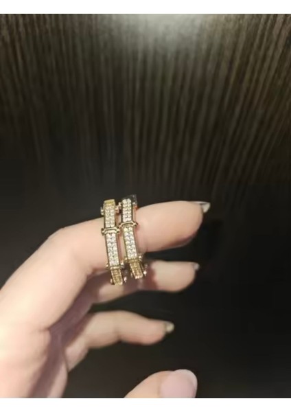 Çelik Gemetrik Zirkon Taşlı Halka Kadın Küpe Gold Renk modelleri