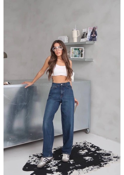 Arkadan Tokalı Jeans Pantolon