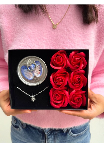 Sevgiliye Alınacak Hediye Kırmızı Güller ve Istiridye Içinde Inci Kolye Romantik Hediye Sevgiliye fiyatları