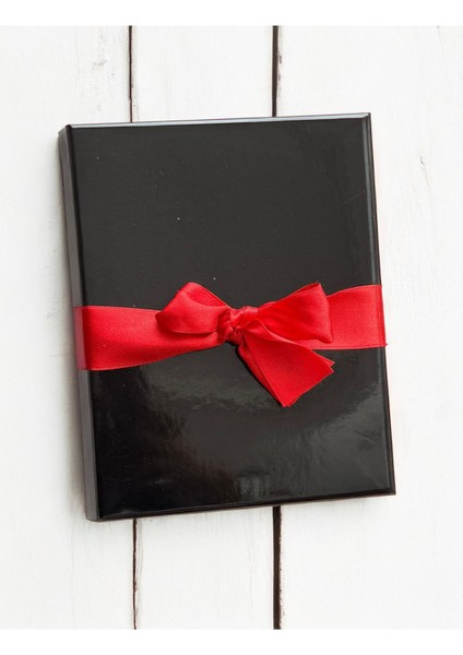 Sevgiliye Alınacak Hediye Kırmızı Güller ve Istiridye Içinde Inci Kolye Romantik Hediye Sevgiliye indirimleri