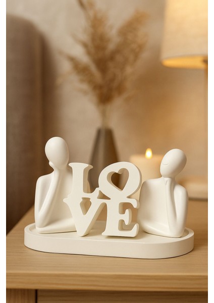 Minimalist Aşk Heykeli – Love Yazılı Çift Figürlü Beton Obje