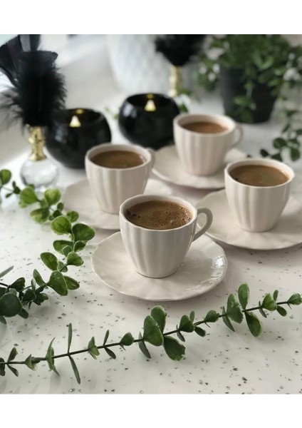 6 Kişilik 12 Parça Desenli Kahve Fincanı Takımı Beyaz