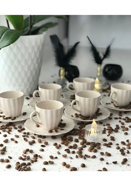 6 Kişilik 12 Parça Desenli Kahve Fincanı Takımı Beyaz