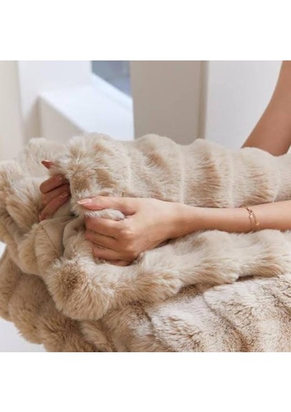 Krem Renk Tavşan Kürklü Peluş Kırlent – 40X40 cm Yumuşak Dokulu Dekoratif Yastık fırsatları
