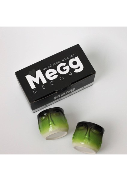 Iki Adet Şık Beyaz Kahve Fincanı Takımı, Zarif ve Kullanışlı Tasarım