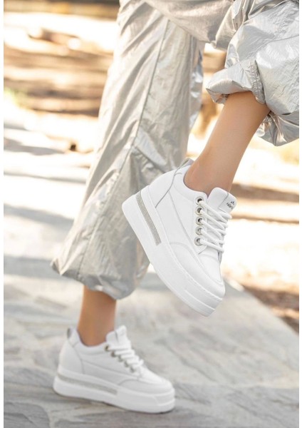 Lulu Beyaz Cilt Bağcıklı Spor Ayakkabı fiyatları