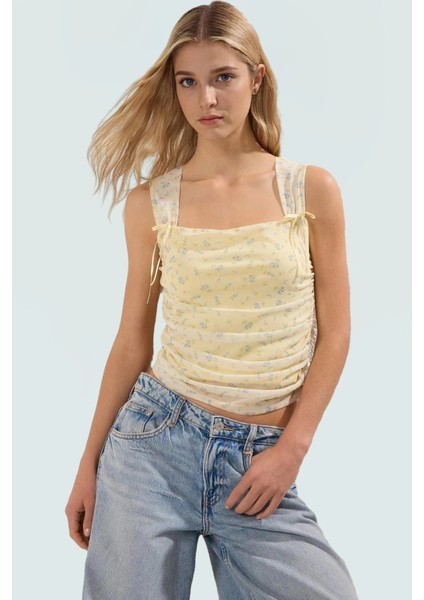 Basic Crop Bluz Örme Tül Kumaş Kare Yaka Günlük Stil Modern Konforlu Kesim Seçkin Malzeme