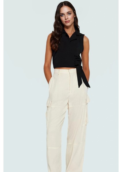 Bağlamalı Crop Bluz Dokuma Kumaştan Şık ve Rahat Bir Seçim Özel Tasarım Modern Stil fiyatları