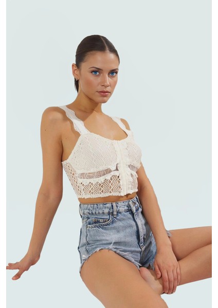 Örme Dantelli Bluz Fitted Kalıp Kolsuz Yazlık Rahat ve Şık Uzun Ömürlü