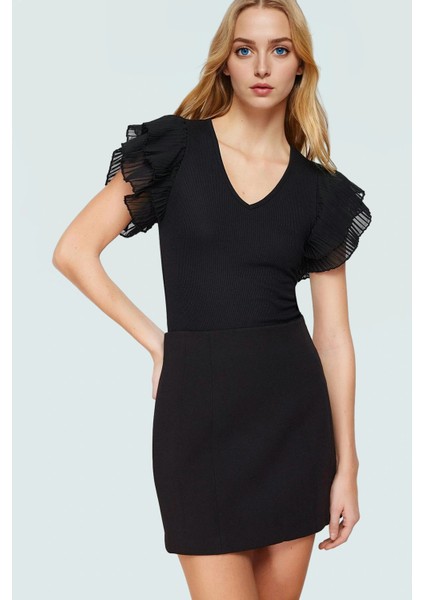 Polyester Örme Bluz Fitted V Yaka Tül Detaylı Kollar Design Koleksiyonu Trend Tasarım