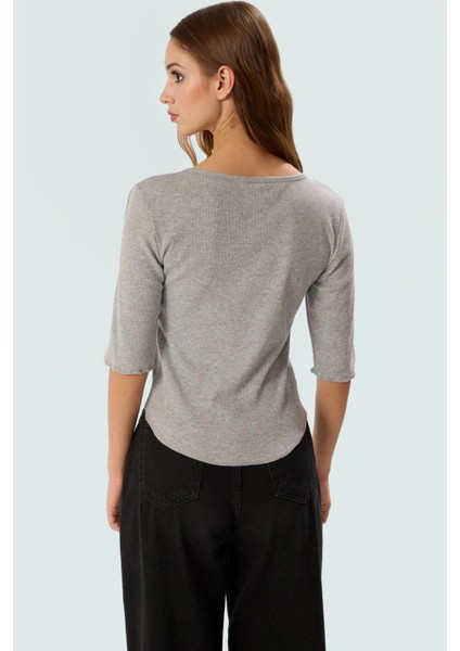 Pamuklu Örme Bluz Regular Fitted Havuz Yaka Kısa Kollu Asimetrik Özenle Seçilmiş modelleri