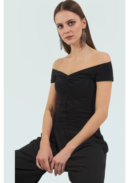 Örme Kumaştan Carmen Yaka Bluz Kısa Kollu Regular Kalıp Yazlık Kaliteli Işçilik fiyatları