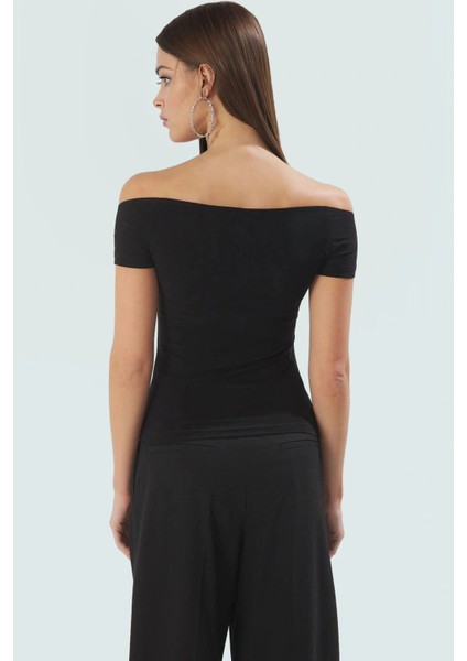 Örme Kumaştan Carmen Yaka Bluz Kısa Kollu Regular Kalıp Yazlık Kaliteli Işçilik modelleri