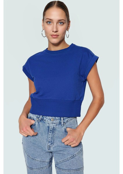 Kolsuz Crop Bluz Renk Regular Kalıp Polyester Örme Kumaş Profesyonel Görünüm Rahat Kullanım