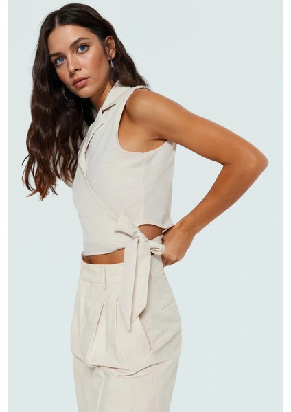 Bağlamalı Crop Bluz Dokuma Kumaştan Şık ve Rahat Bir Seçim Özel Tasarım Modern Stil fiyatları