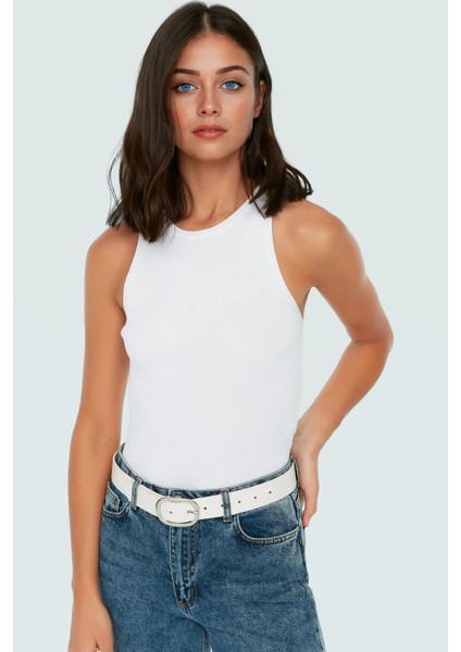 Şık Viskoz Bluz Fitted Bisiklet Yaka Kolsuz Yaz Koleksiyonu Günlük Kullanım Rahat ve