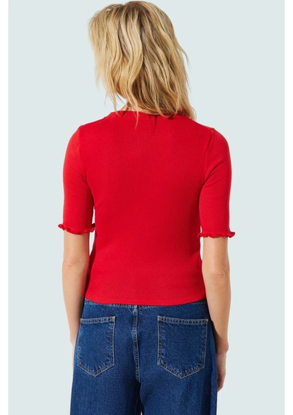 Pamuklu Polyester Elastan Karışımlı Fitted Bluz Bisiklet Yaka Kısa Kollu Yıkamalı fırsatları