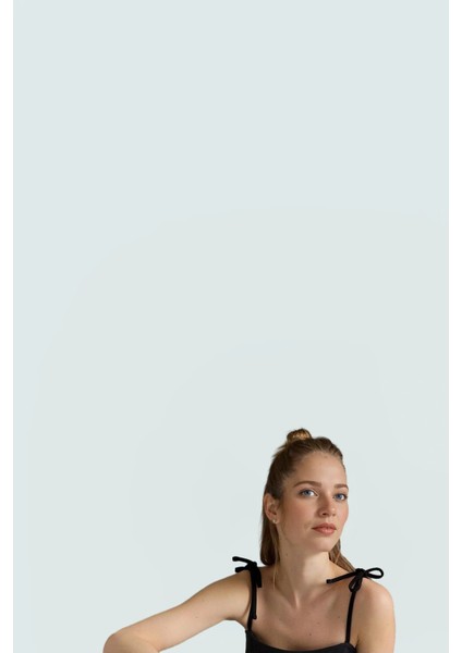 Bağcıklı Askılı Örme Bluz Kadın Peplum Günlük Stil Premium Kalite Şık Görünüm