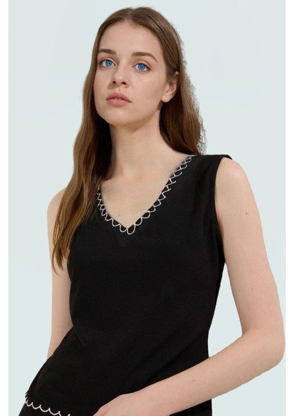 Şık ve Rahat Örme Bluz V Yaka Fitted Nakış Detayları Yazlık Dayanıklı Malzeme fiyatları