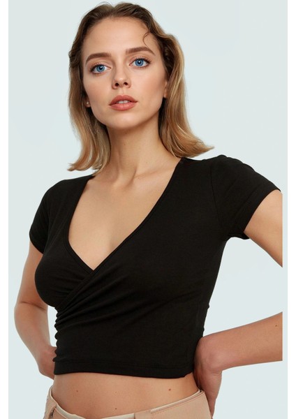 Kısa Kollu Crop Bluz V Yaka Fitted Kalıp Viskoz Kumaş Uzun Ömürlü Dayanıklı Malzeme modelleri