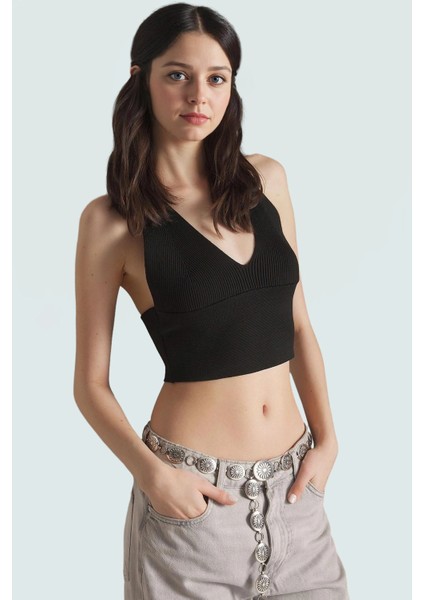 Super Crop Triko Bluz V Yaka Fitted Kalıp Günlük Kullanım Için Şık Görünüm