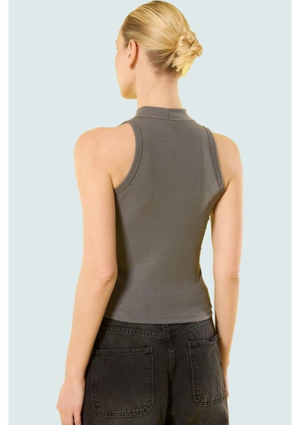 Dik Yaka Örme Bluz Fitted Kalıp %100 Polyester Yazlık Günlük Konforlu Kesim Şık Görünüm modelleri