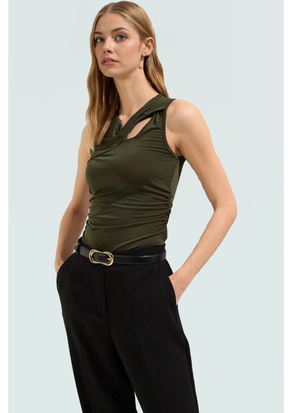 96% Polyester 4% Elastan Fitted Bluz Asimetrik Yaka Kolsuz Tasarım Zarifane fiyatları