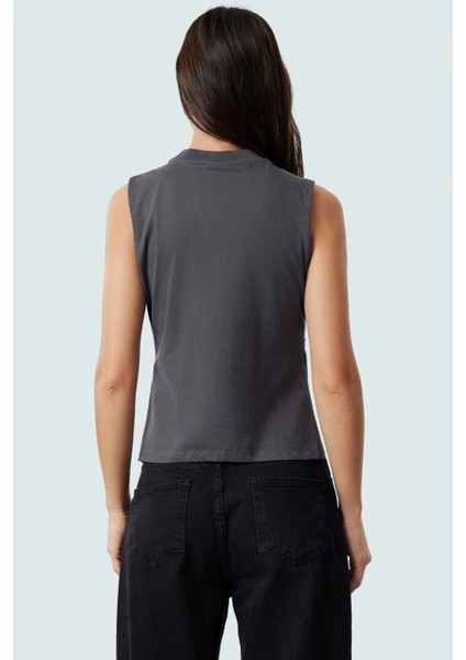 Nefes Alan Pamuklu Bluz Fitted Kolsuz Bisiklet Yaka Peplum Premium Kalite Rahat Kullanım modelleri