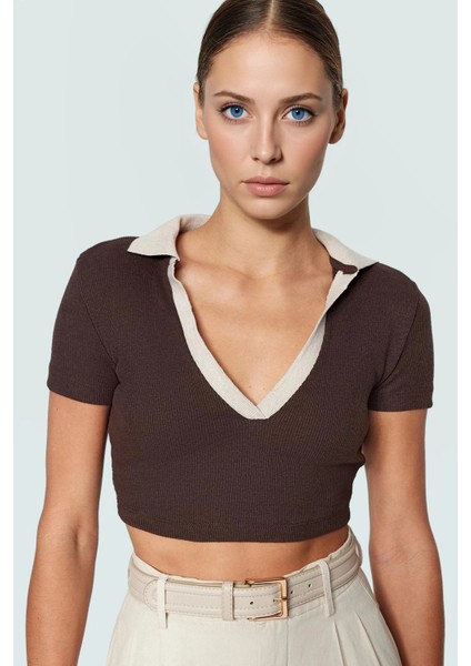 Esnek Örme Kısa Kollu Crop Bluz Polo Yaka Polyester Karışım Günlük Kullanım Için fiyatları