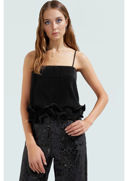 Yazlık Kolsuz Kare Yaka Fitted Pilise Bluz Polyester Örme Kumaş Modern Stil Rahat ve Şık fiyatları