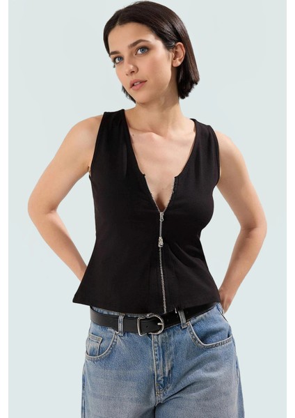 Şık ve Rahat Likralı Pamuklu Kolsuz Bluz Fitted Kalıp Çift Fermuar Özel Tasarım