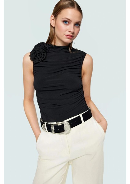 Kolsuz Örme Bluz Dik Yaka Regular Kalıp Polyester Karışımlı Yazlık Premium Kalite Modern Stil fiyatları