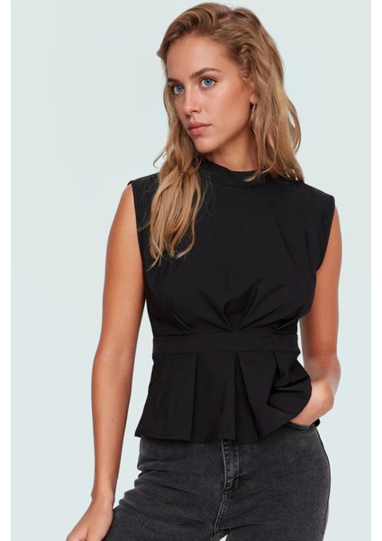 Rahat Kolsuz Bluz Yazlık Dokuma Polyester Karışımlı Trend Tasarım Seçkin Malzeme
