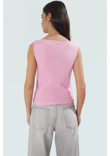 Kadın Kolsuz Örme Bluz Kayık Yaka Fitted Kalıp Rahat Günlük Stil ve Şık Modern modelleri