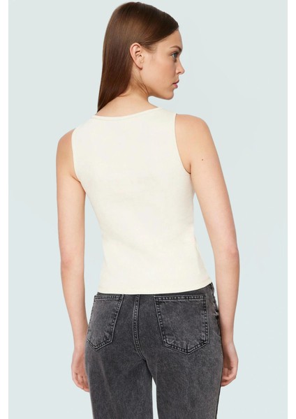 Kadın Kolsuz Örme Bluz Kayık Yaka Fitted Kalıp Rahat Günlük Stil ve Şık Modern modelleri