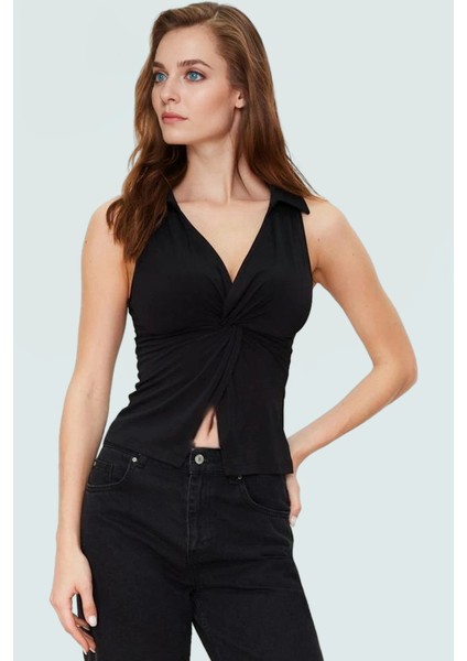 Yazlık Kolsuz Bluz Fitted Kalıp Polo Yaka Örme Kumaş Mükemmel Uyum Trend Tasarım