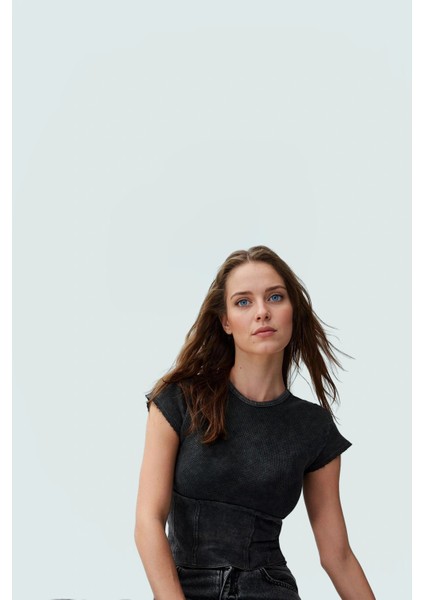 Örme Bluz Yazlık Crop Model Bisiklet Yaka Rahat ve Şık Günlük Stil Kullanım fiyatları