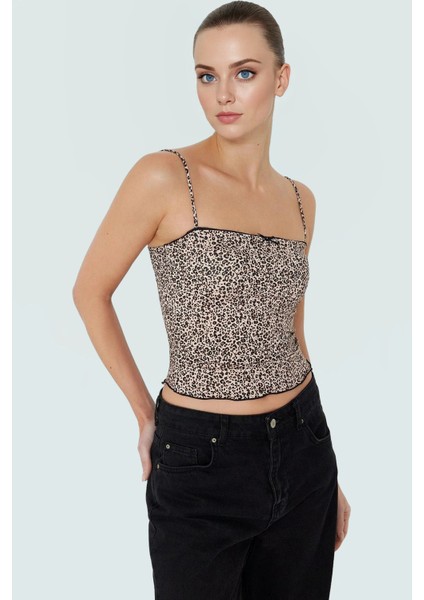 Basic Crop Bluz Leopar Desenli Poliamid Örme Rahat Premium Kalite Seçkin Malzeme Zarifane Tasarım