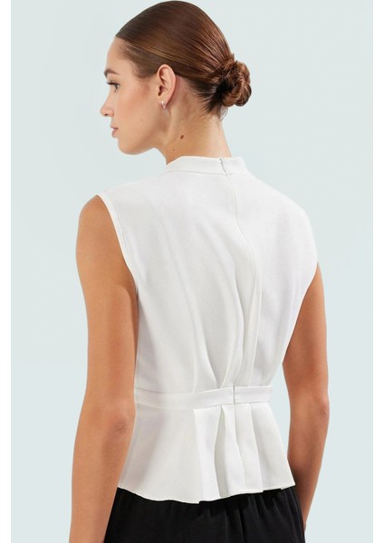 Rahat Kolsuz Bluz Yazlık Dokuma Polyester Karışımlı Trend Tasarım Seçkin Malzeme modelleri