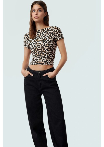 Çok Leopar Desenli Örme Fitted Crop Bluz Sırt Detaylı Rahat Yazlık Özel Tasarım fiyatları