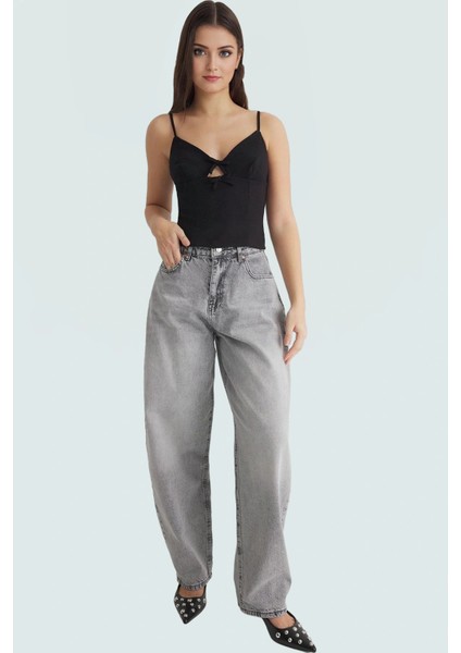 Rahat ve Şık Finike Dokuma Bluz Polyester Elastan Karışımı Modern Stil Özel Tasarım
