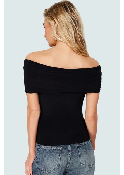 Vücuda Oturan Kısa Kollu Bluz Polyester Karışımlı Yazlık Konforlu Kesim modelleri